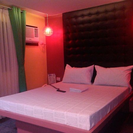 Icon Hotel Manila Room photo