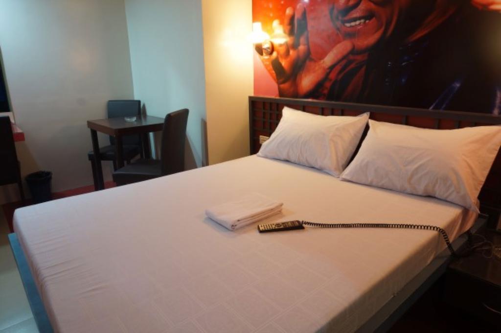 Icon Hotel Manila Room photo
