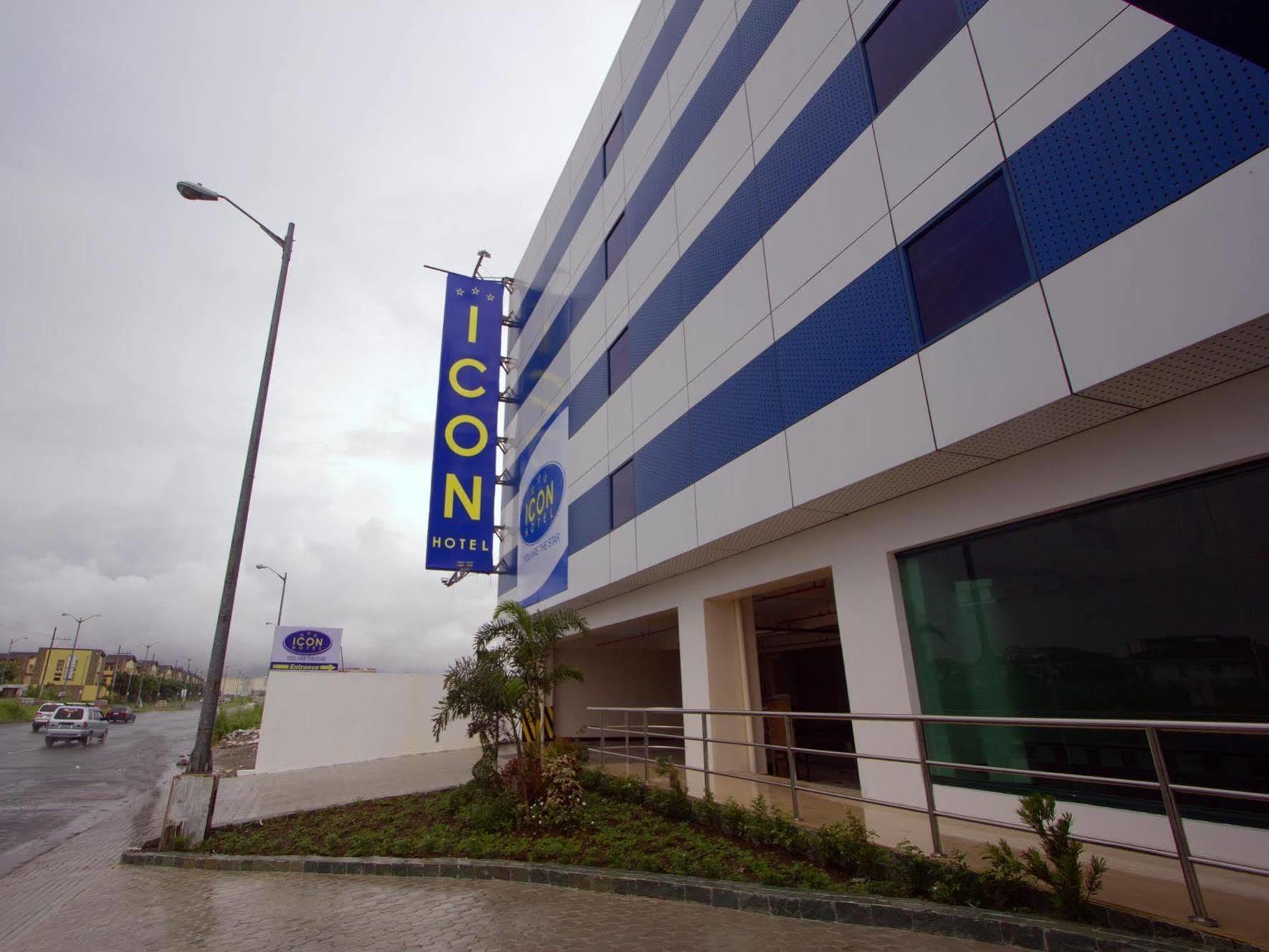 Icon Hotel Manila Exterior photo